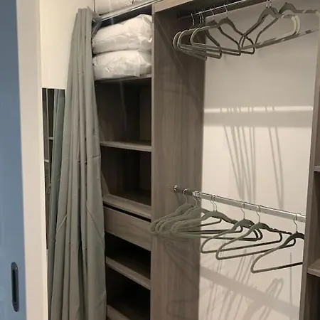 Charmante Petite Maison De *